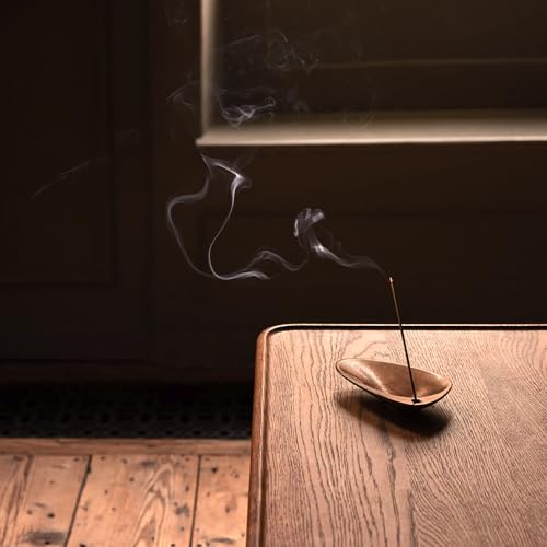 Kagerou Aromatique Incense Sticks | Earthy & Smoky Aroma of Vetiver and Sandalwood | 33 St