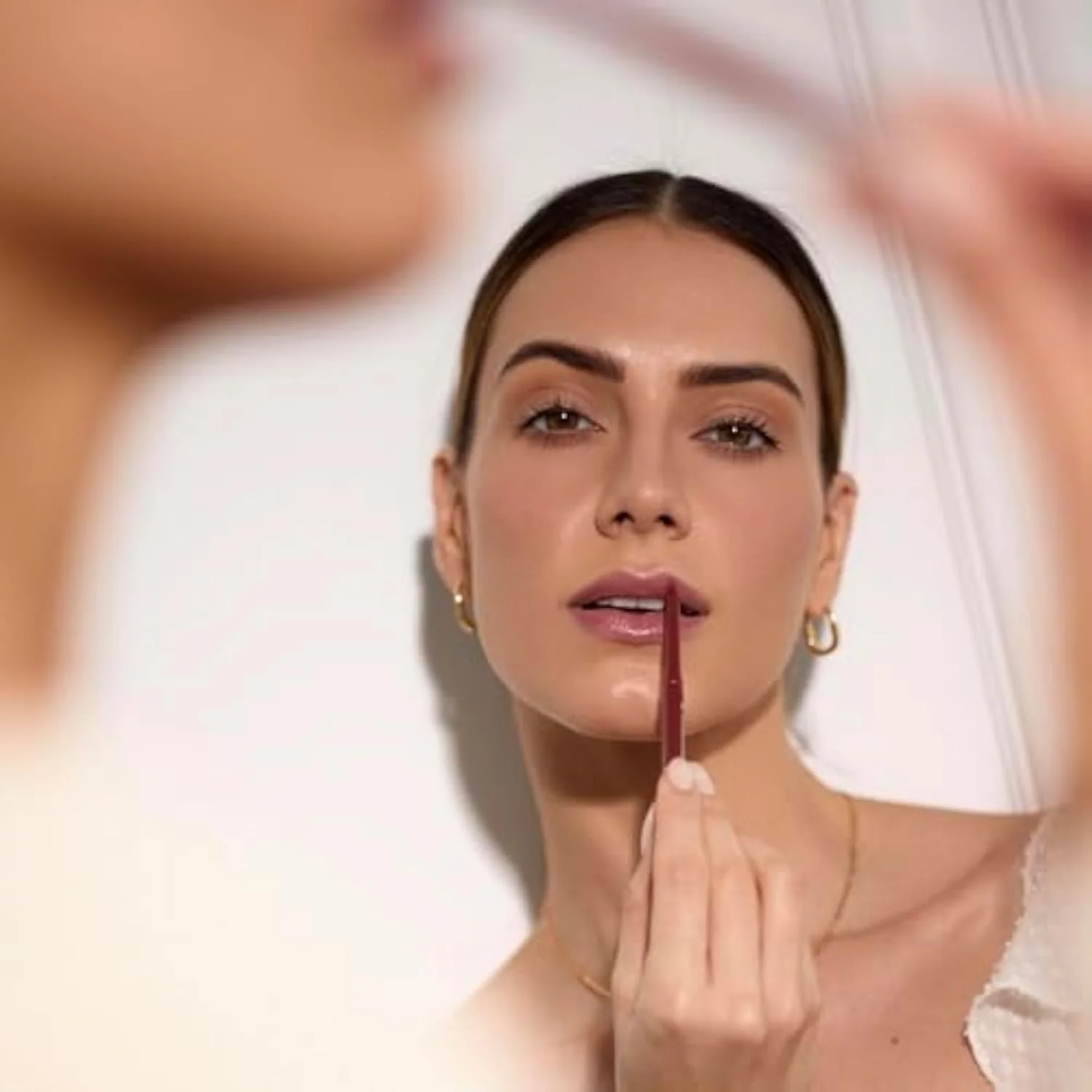 Retractable Waterproof Lip Liner High Pigmented and Creamy Color Slim Twist Up Smudge Proof Formula with Long Lasting All Day Wear No Sharpener Required, Plum