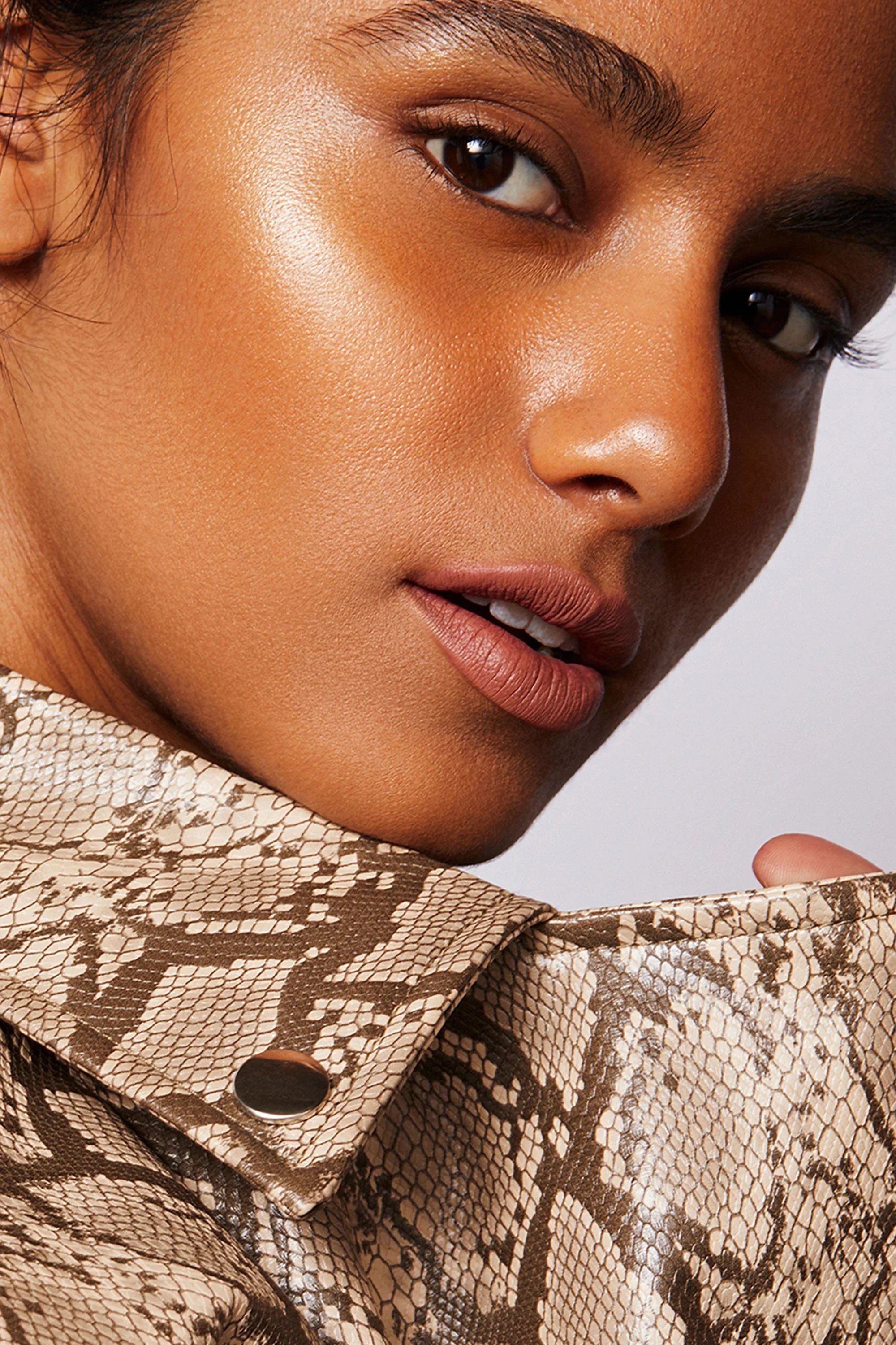 UOMA Beauty Double Contour Stick