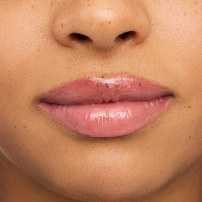 essence Toffeetastic! Lip Treatment - Image 4