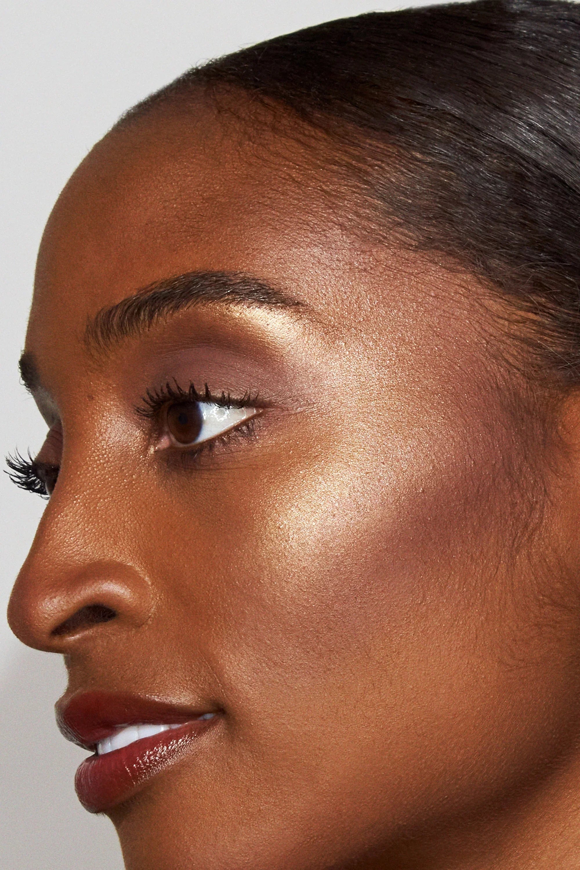 UOMA Beauty Double Take Skin Perfecting Highlighter