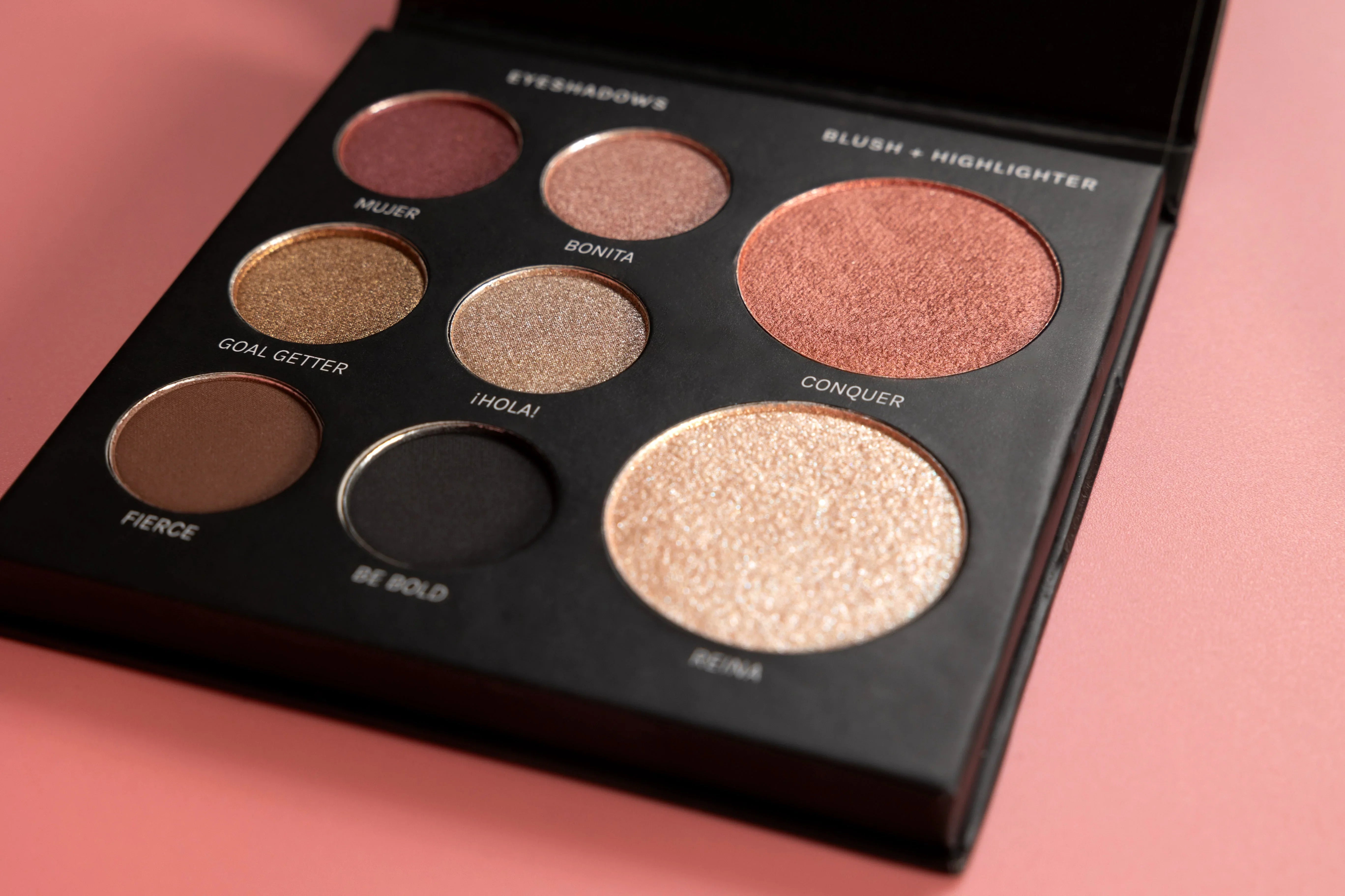 Chica Beauty GET IT CHICA (All-In-One Face Palette - Blush, Highlighter & 6 Eyeshadows)