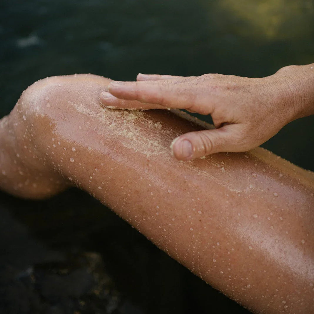 URB APOTHECARY Guava Helichrysum Illuminating Shea Body Scrub