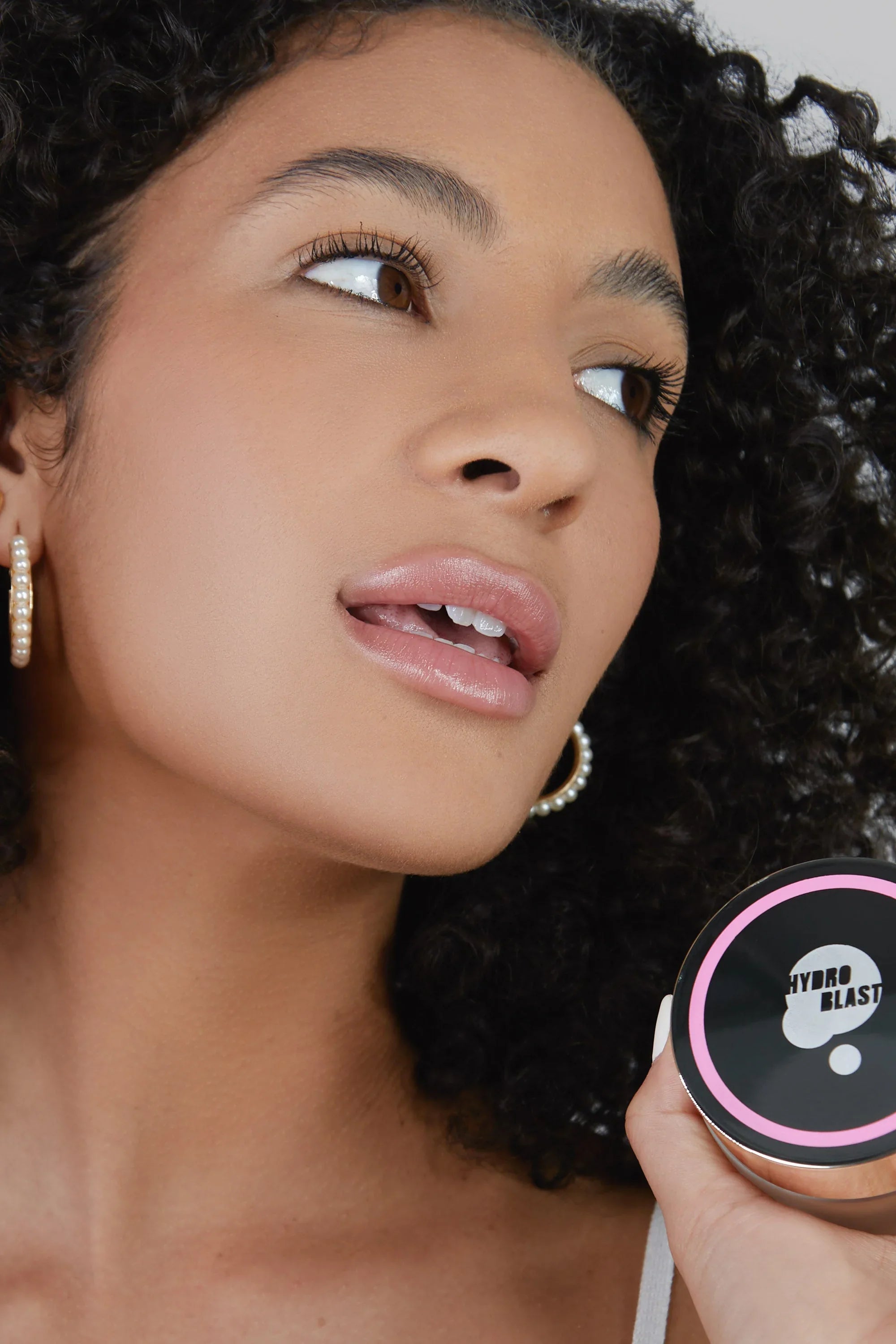 UOMA Beauty Hydroblast Finishing Powder