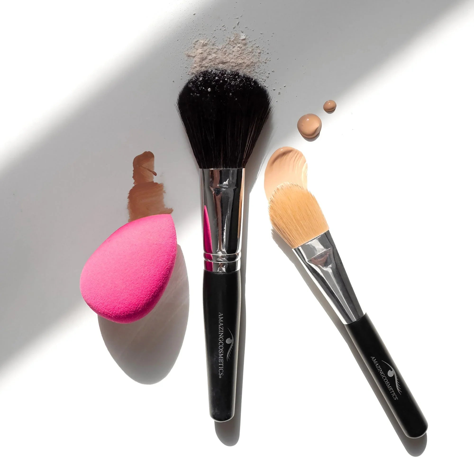 AmazingCosmetics Velvet Makeup Brush
