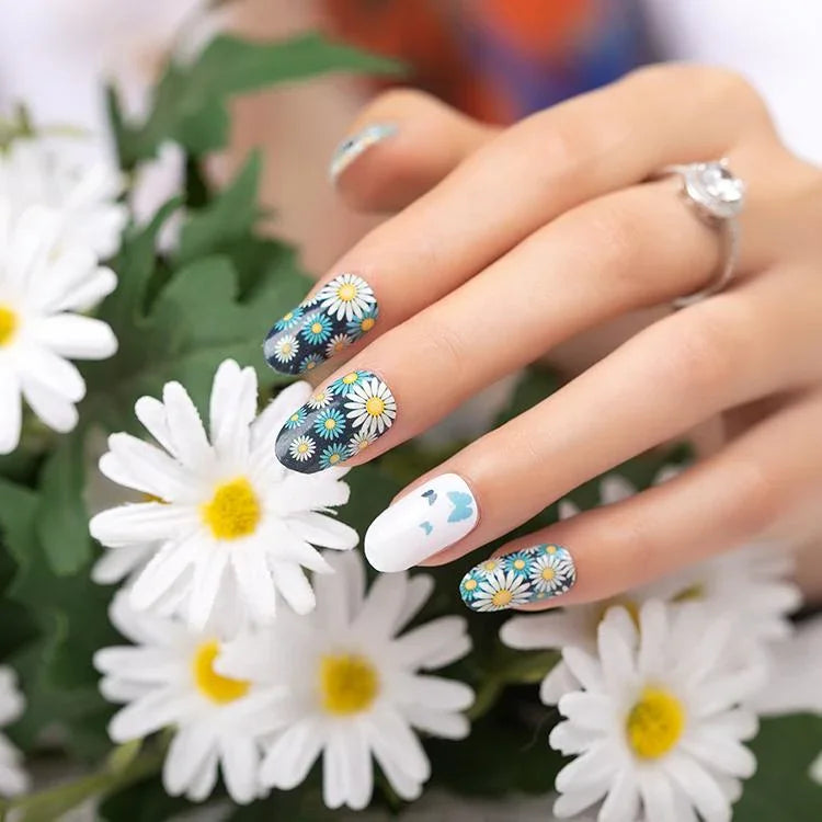 Candied Nails Daisy's and Butterflies