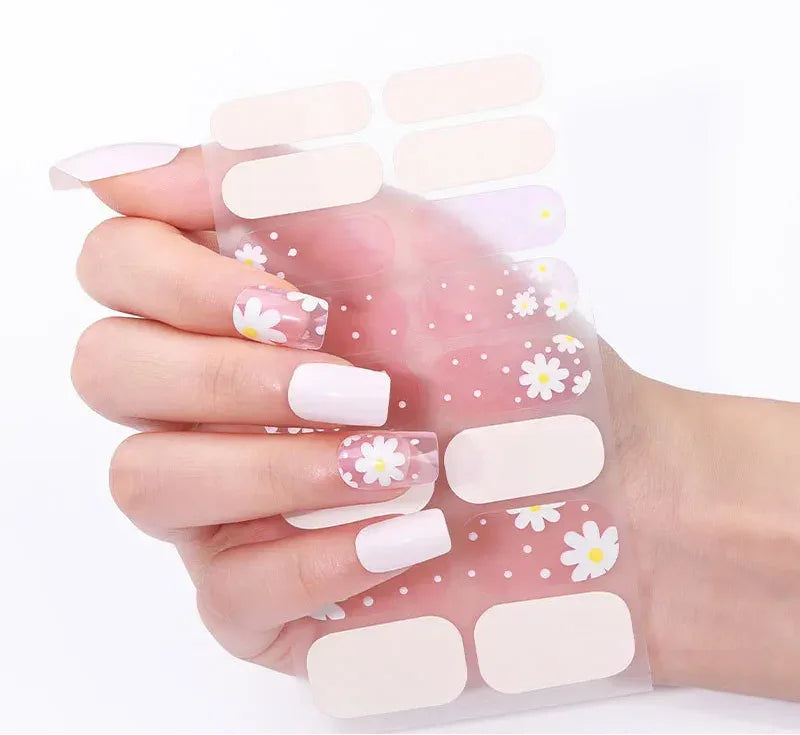 Candied Nails Daisy Dots Gel Nails