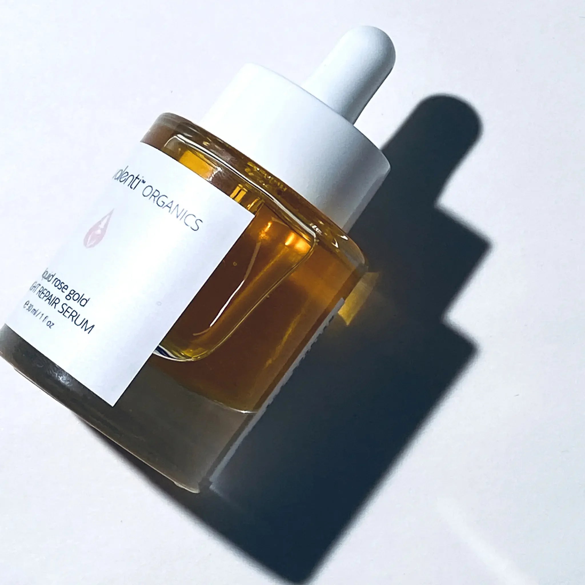 by valenti® Liquid Rose Gold with Retinyl palmitate + CoQ10 + Tetrahexyldecyl ascorbate + Olive squalane