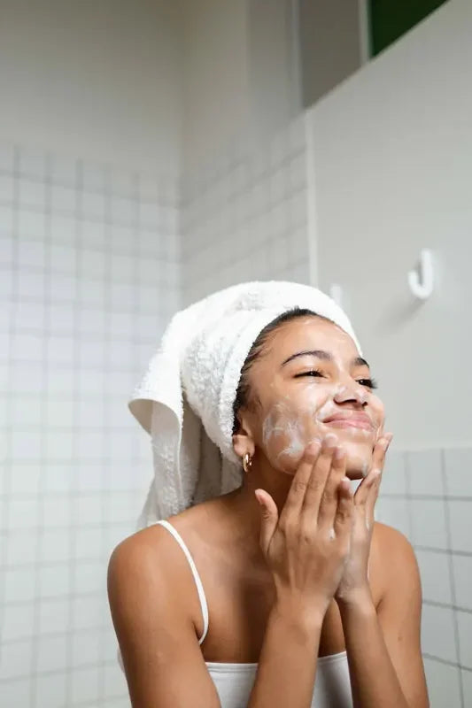 by valenti® Bulgarian Lavender & Mandarin Facial Foaming Cleanser with Sweet almond oil + Lavender extract